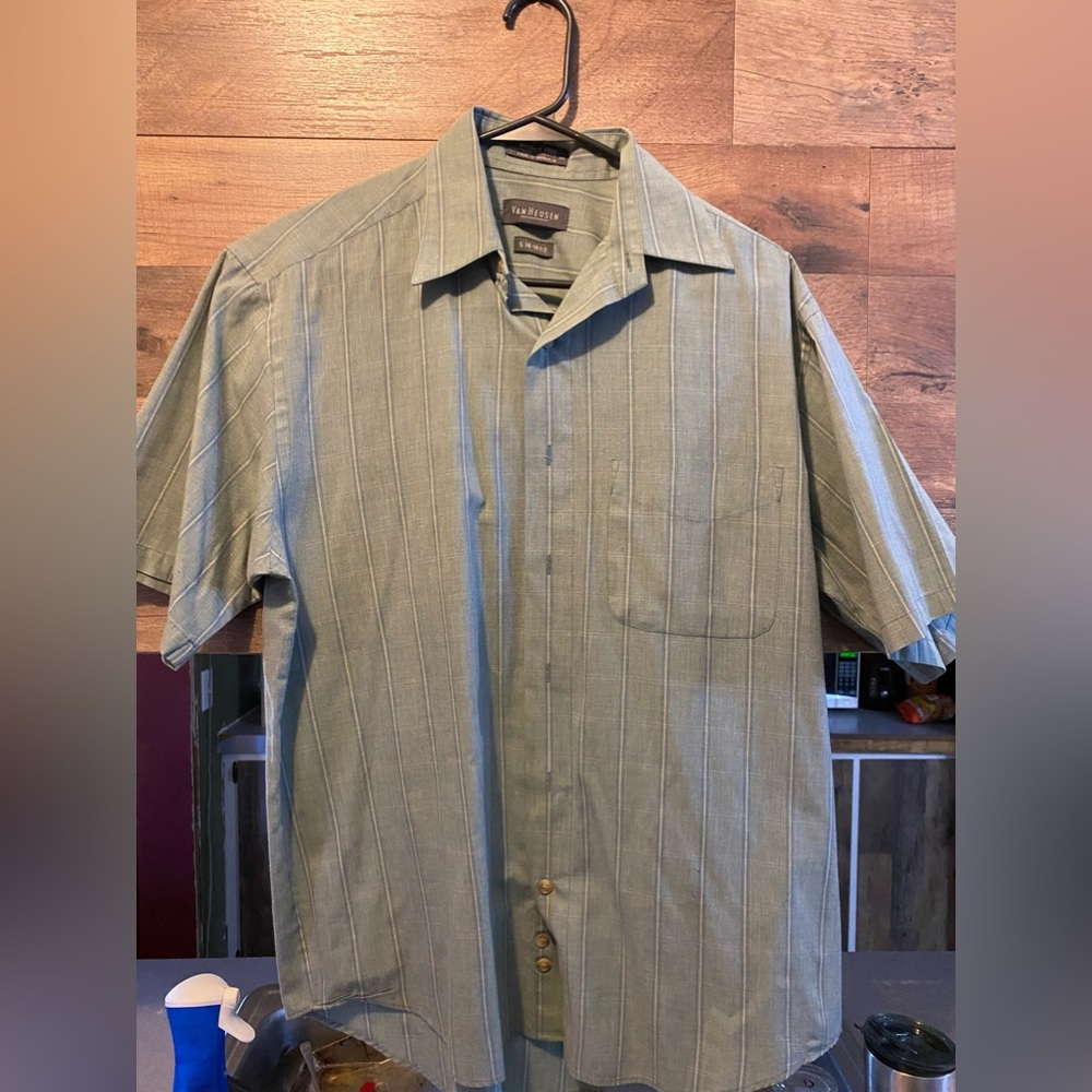 Small green Van Heusen short sleeve shirt